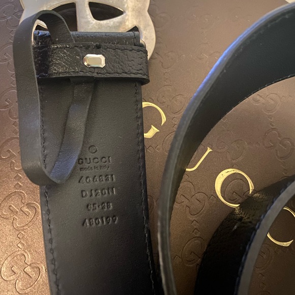 Black Gucci belt - Picture 1 of 2